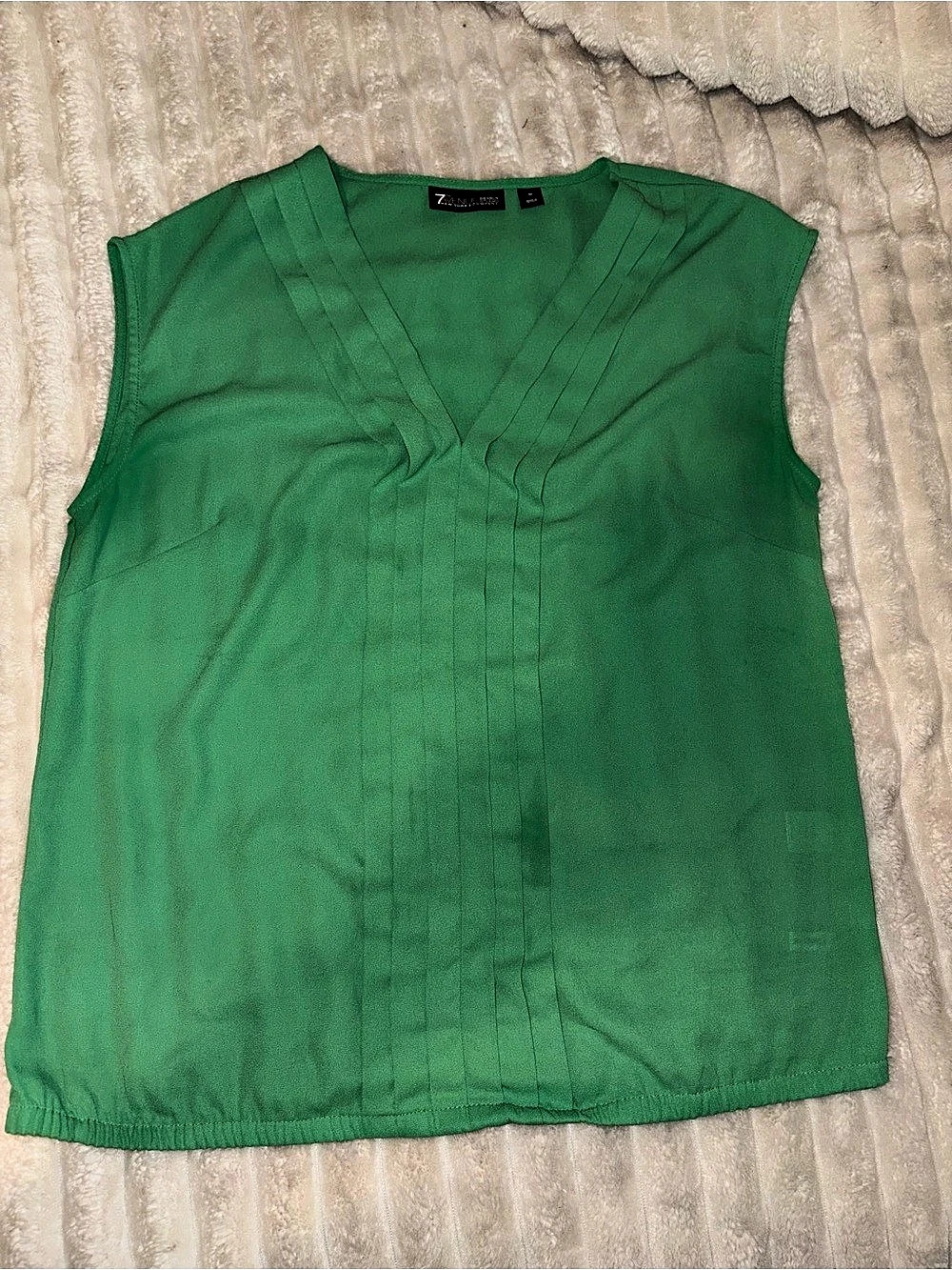 7th Avenue Design New York & Company Pleated Sleeveless Blouse in Green Medium